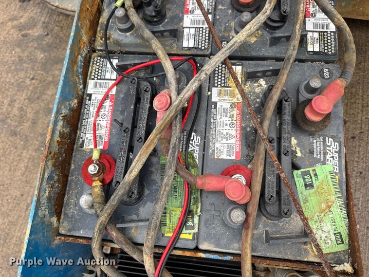 image for item EN0631 2004 Genie GS-1930 scissor lift