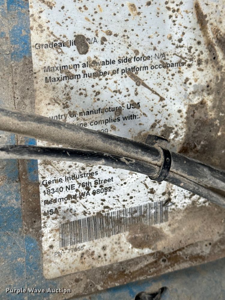 image for item EN0631 2004 Genie GS-1930 scissor lift