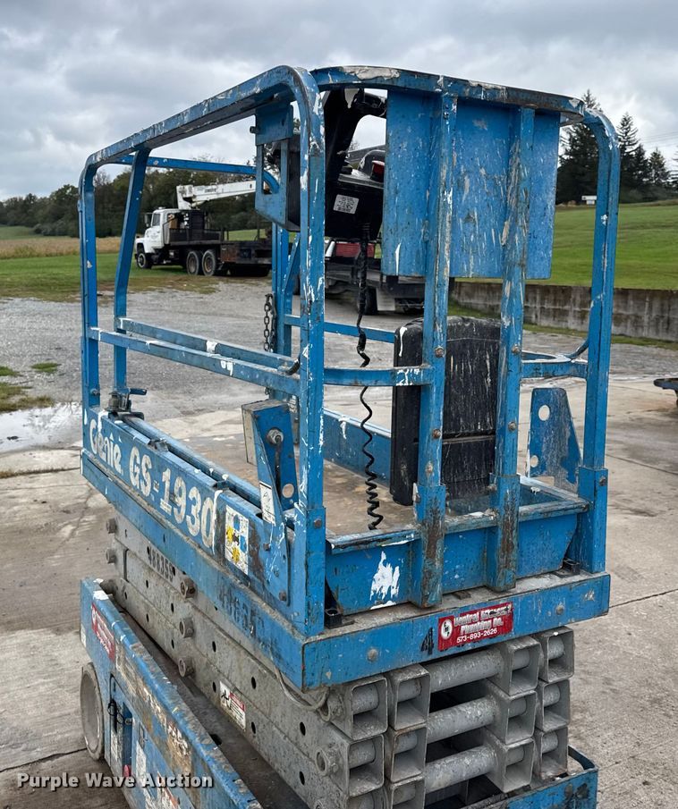 image for item EN0632 Genie GS-1930 scissor lift
