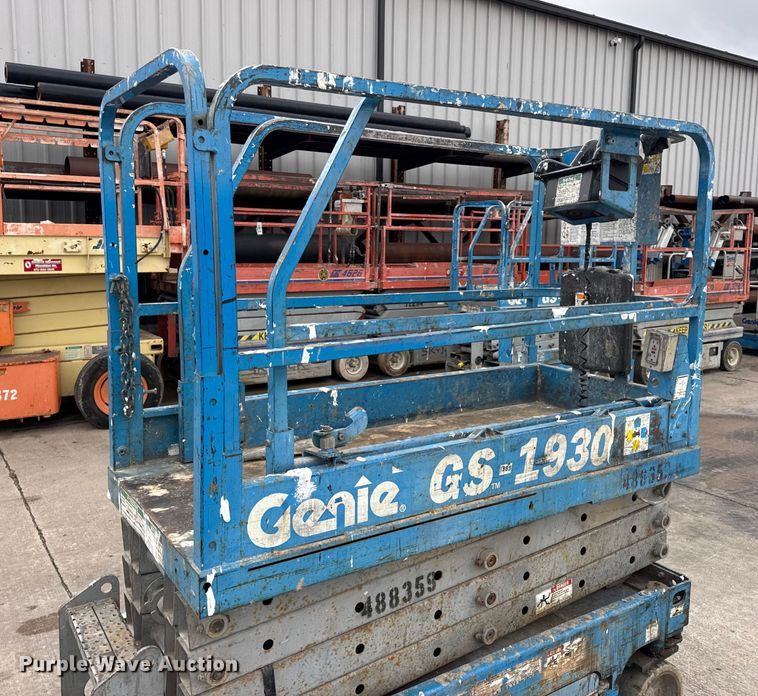 image for item EN0632 Genie GS-1930 scissor lift