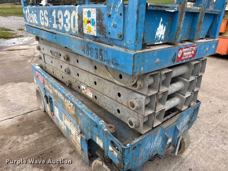 image for item EN0632 Genie GS-1930 scissor lift
