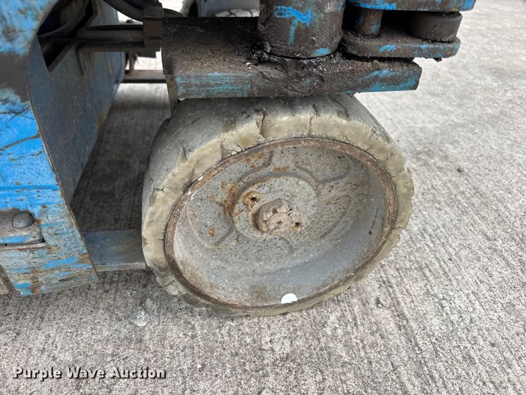 image for item EN0632 Genie GS-1930 scissor lift