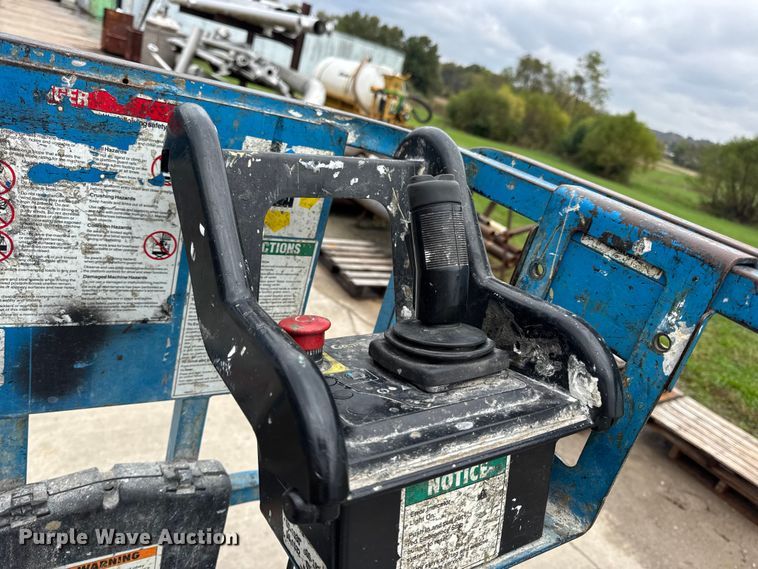 image for item EN0633 2003 Genie GS-1930 scissor lift