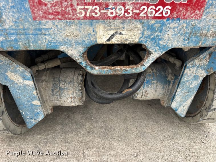 image for item EN0633 2003 Genie GS-1930 scissor lift