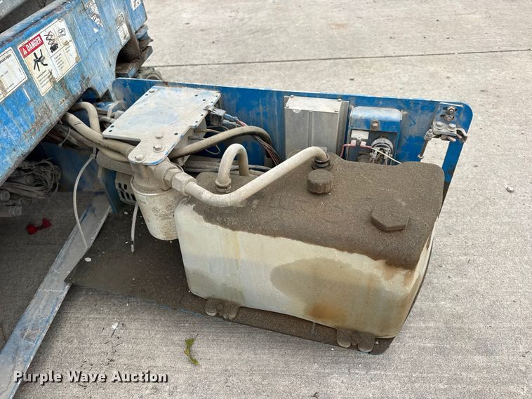 image for item EN0633 2003 Genie GS-1930 scissor lift