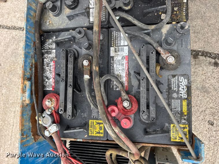 image for item EN0633 2003 Genie GS-1930 scissor lift