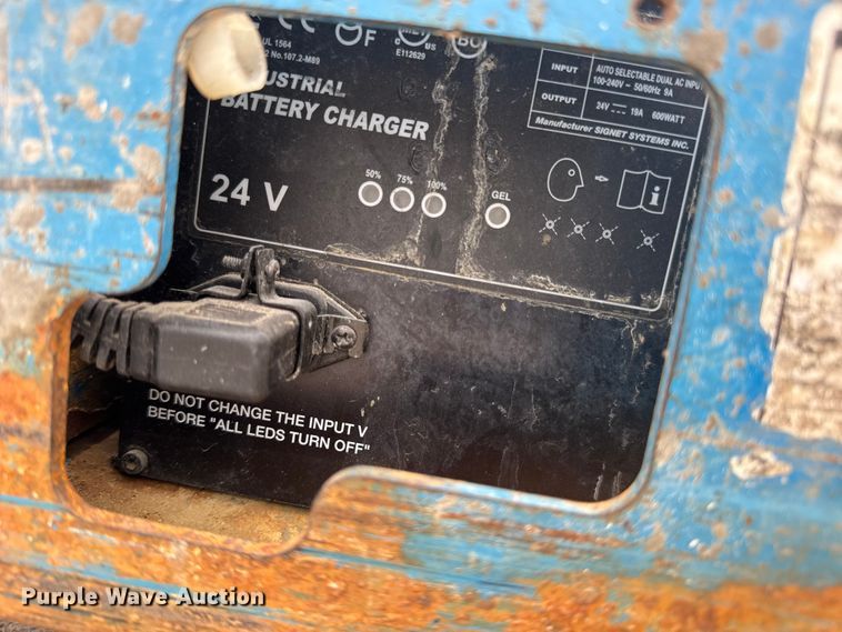 image for item EN0633 2003 Genie GS-1930 scissor lift