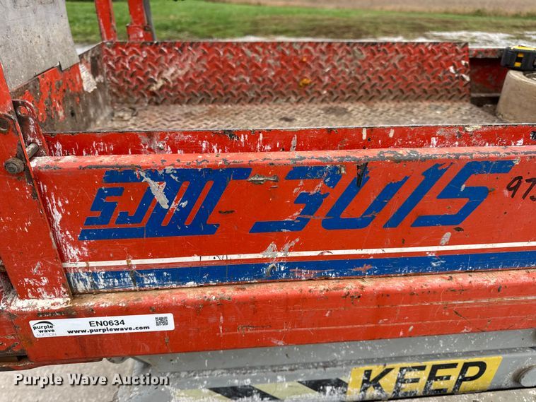 image for item EN0634 1999 SkyJack SJIII-3015 scissor lift