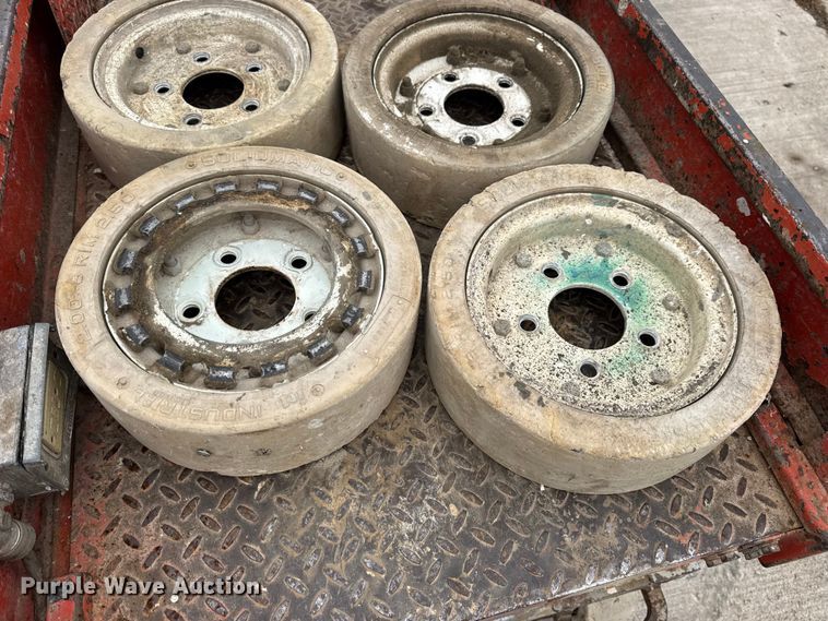 image for item EN0634 1999 SkyJack SJIII-3015 scissor lift