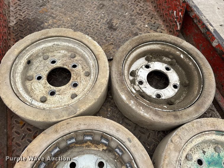 image for item EN0634 1999 SkyJack SJIII-3015 scissor lift