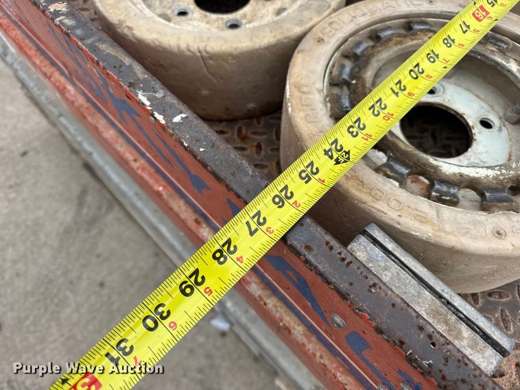 image for item EN0634 1999 SkyJack SJIII-3015 scissor lift