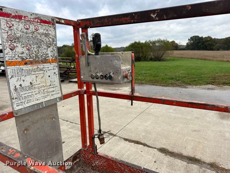 image for item EN0634 1999 SkyJack SJIII-3015 scissor lift