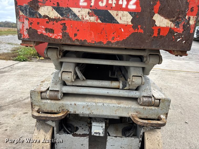 image for item EN0634 1999 SkyJack SJIII-3015 scissor lift