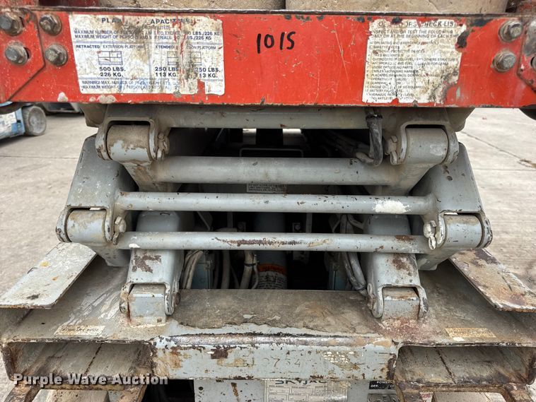 image for item EN0634 1999 SkyJack SJIII-3015 scissor lift