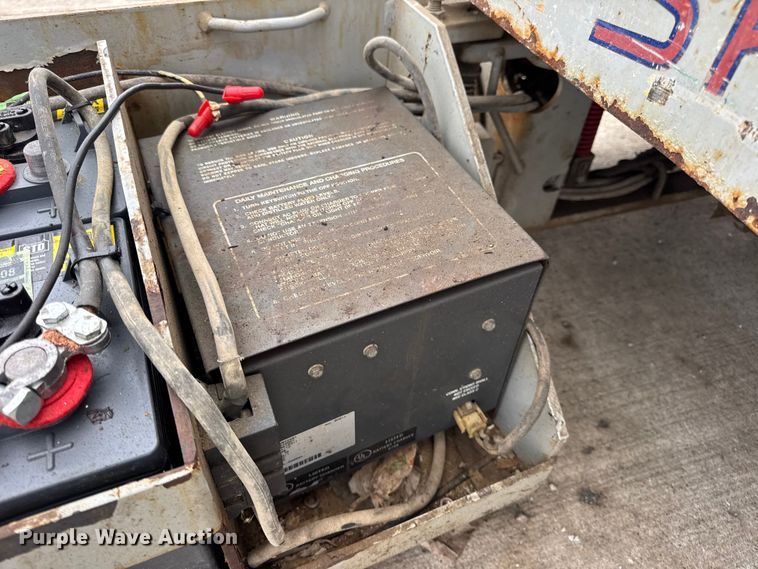 image for item EN0634 1999 SkyJack SJIII-3015 scissor lift