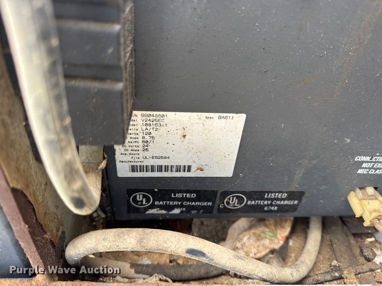 image for item EN0634 1999 SkyJack SJIII-3015 scissor lift