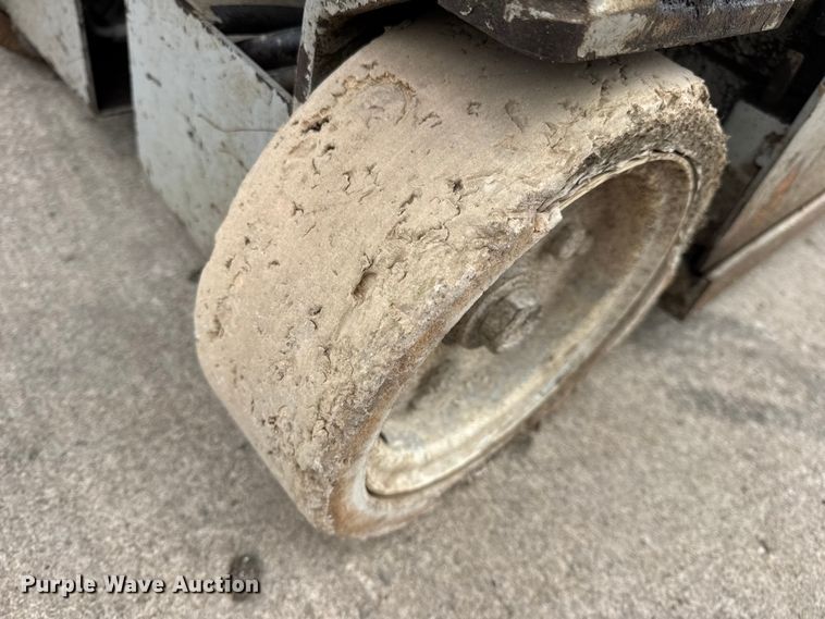 image for item EN0634 1999 SkyJack SJIII-3015 scissor lift