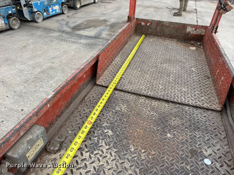 image for item EN0635 1999 SkyJack SJIII-3015 scissor lift