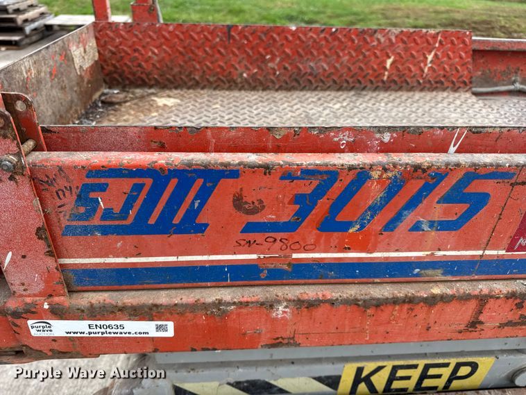 image for item EN0635 1999 SkyJack SJIII-3015 scissor lift