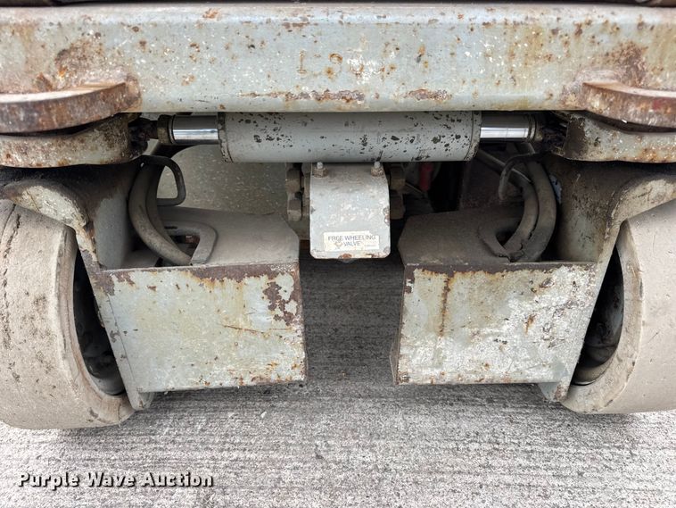 image for item EN0635 1999 SkyJack SJIII-3015 scissor lift