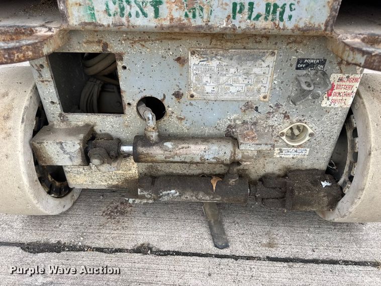 image for item EN0635 1999 SkyJack SJIII-3015 scissor lift