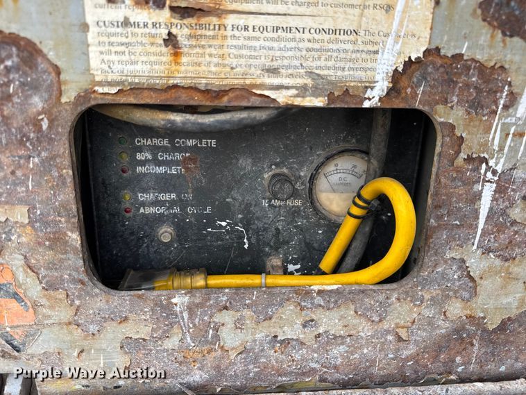 image for item EN0635 1999 SkyJack SJIII-3015 scissor lift