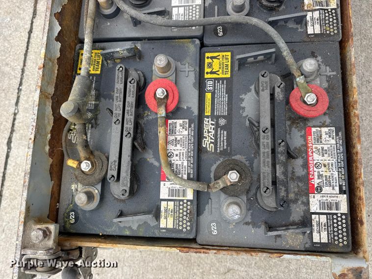 image for item EN0635 1999 SkyJack SJIII-3015 scissor lift