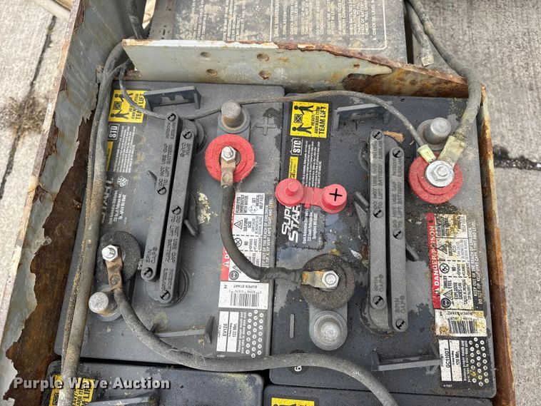 image for item EN0635 1999 SkyJack SJIII-3015 scissor lift