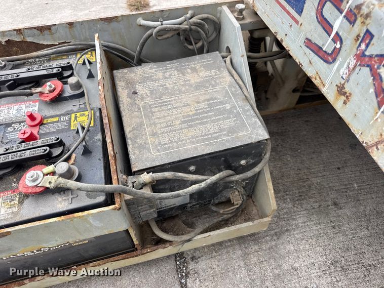 image for item EN0635 1999 SkyJack SJIII-3015 scissor lift