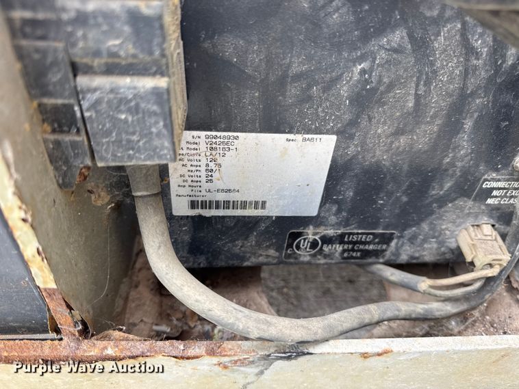 image for item EN0635 1999 SkyJack SJIII-3015 scissor lift