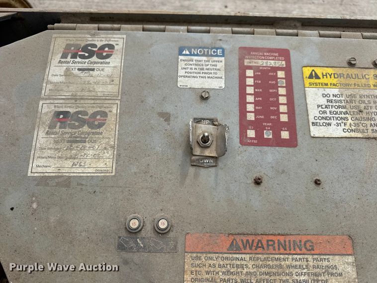 image for item EN0635 1999 SkyJack SJIII-3015 scissor lift