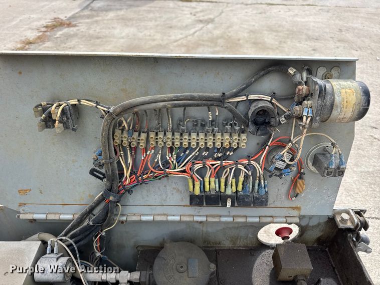 image for item EN0635 1999 SkyJack SJIII-3015 scissor lift