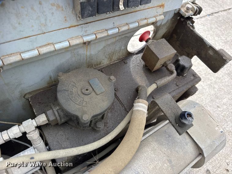 image for item EN0635 1999 SkyJack SJIII-3015 scissor lift