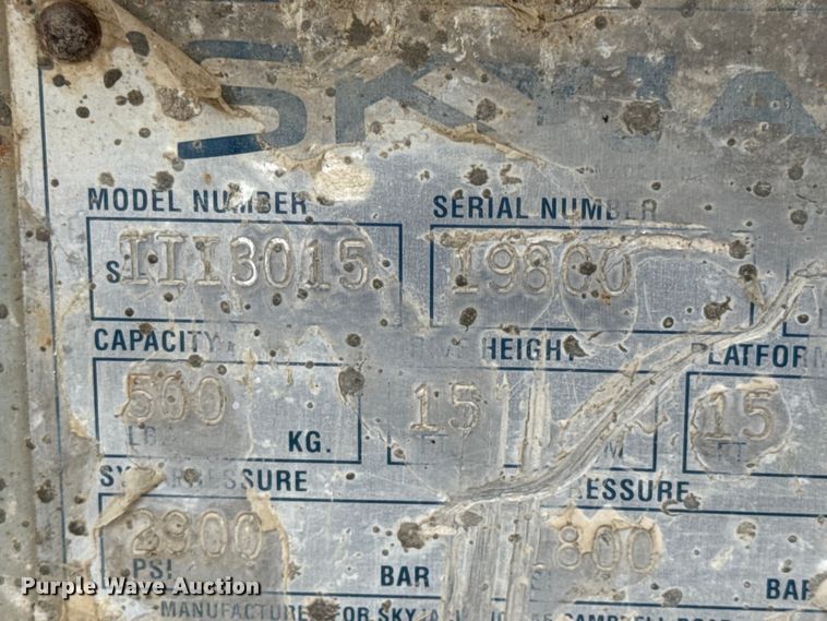 image for item EN0635 1999 SkyJack SJIII-3015 scissor lift