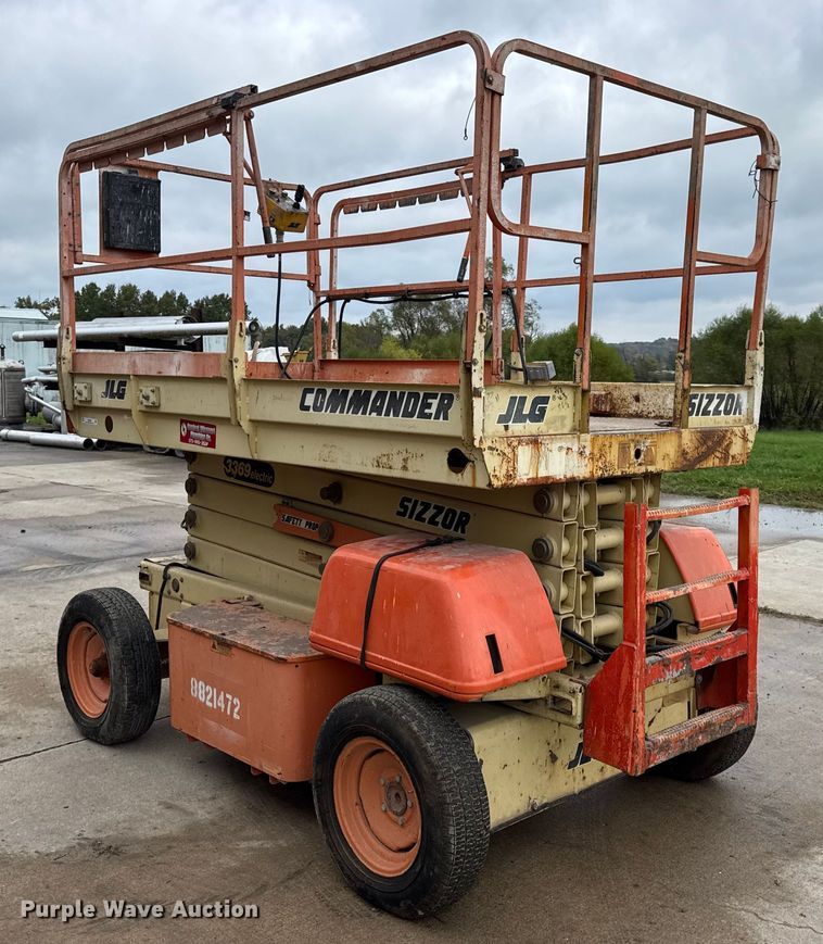 image for item EN0636 1996 JLG 3369 Sizzor Commander scissor lift