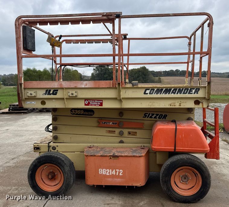 image for item EN0636 1996 JLG 3369 Sizzor Commander scissor lift