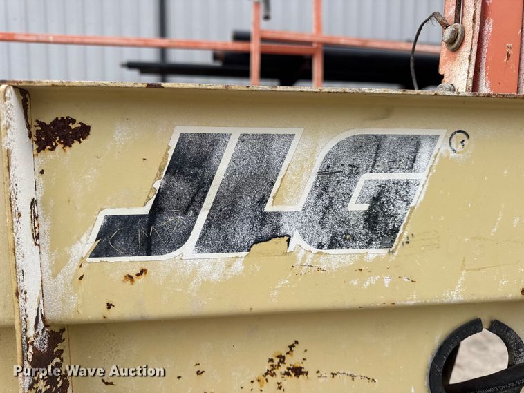 image for item EN0636 1996 JLG 3369 Sizzor Commander scissor lift