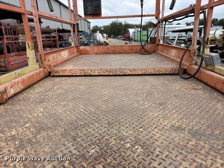 image for item EN0636 1996 JLG 3369 Sizzor Commander scissor lift