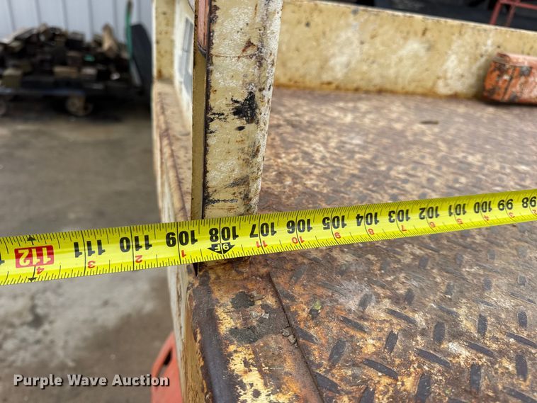 image for item EN0636 1996 JLG 3369 Sizzor Commander scissor lift