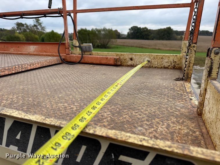 image for item EN0636 1996 JLG 3369 Sizzor Commander scissor lift