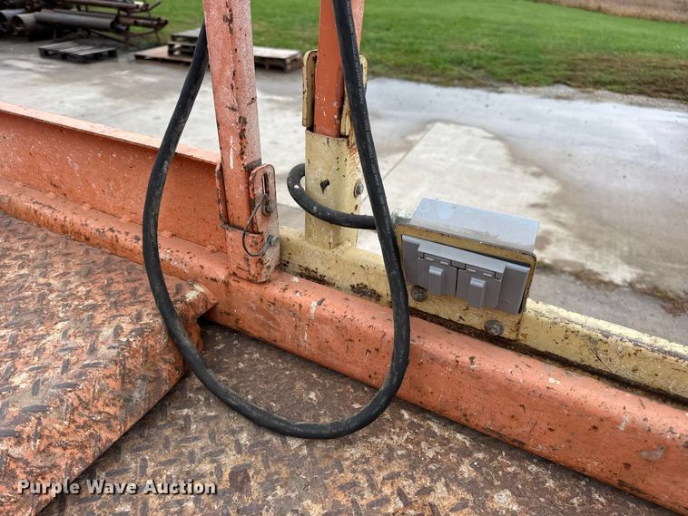 image for item EN0636 1996 JLG 3369 Sizzor Commander scissor lift