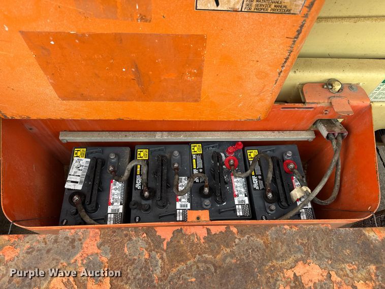 image for item EN0636 1996 JLG 3369 Sizzor Commander scissor lift