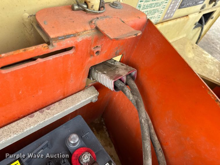 image for item EN0636 1996 JLG 3369 Sizzor Commander scissor lift