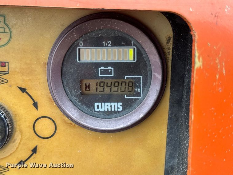 image for item EN0636 1996 JLG 3369 Sizzor Commander scissor lift