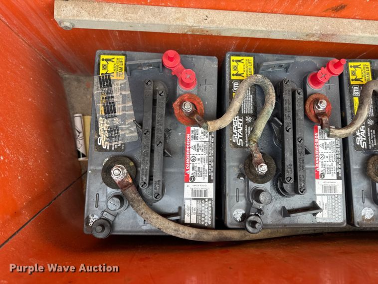 image for item EN0636 1996 JLG 3369 Sizzor Commander scissor lift