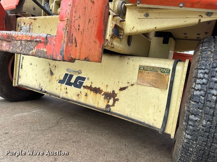 image for item EN0636 1996 JLG 3369 Sizzor Commander scissor lift