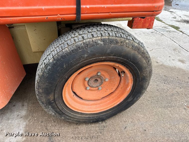 image for item EN0636 1996 JLG 3369 Sizzor Commander scissor lift