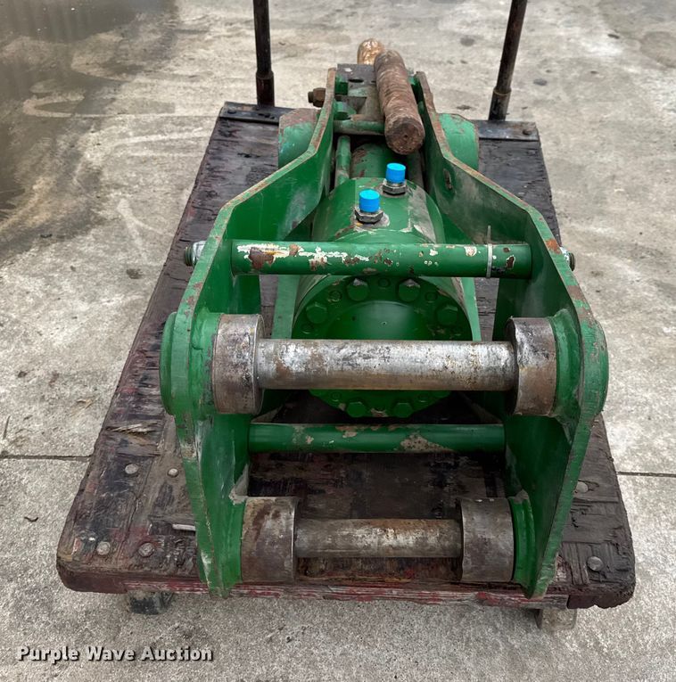 image for item EN0640 2002 Rockram 685 breaker