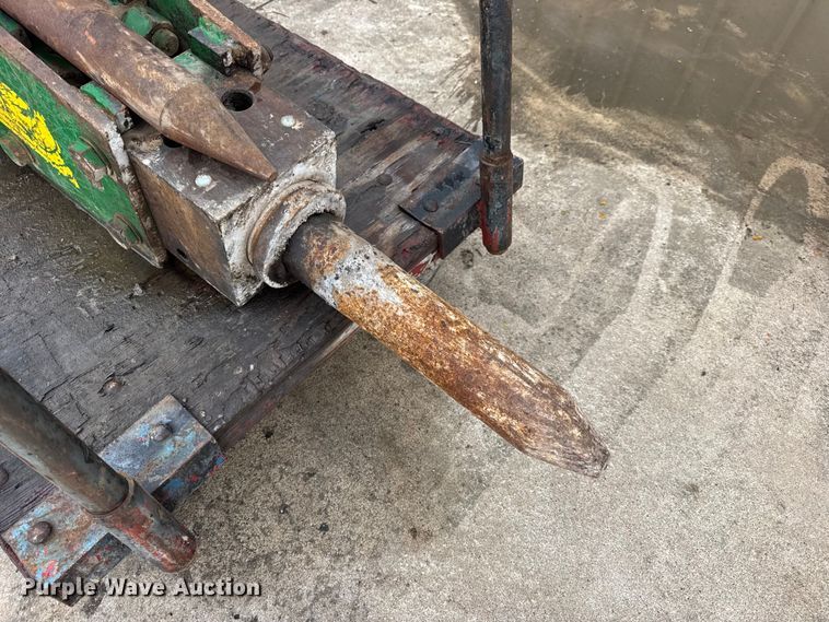 image for item EN0640 2002 Rockram 685 breaker