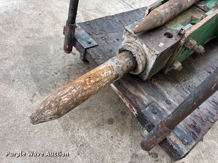 image for item EN0640 2002 Rockram 685 breaker